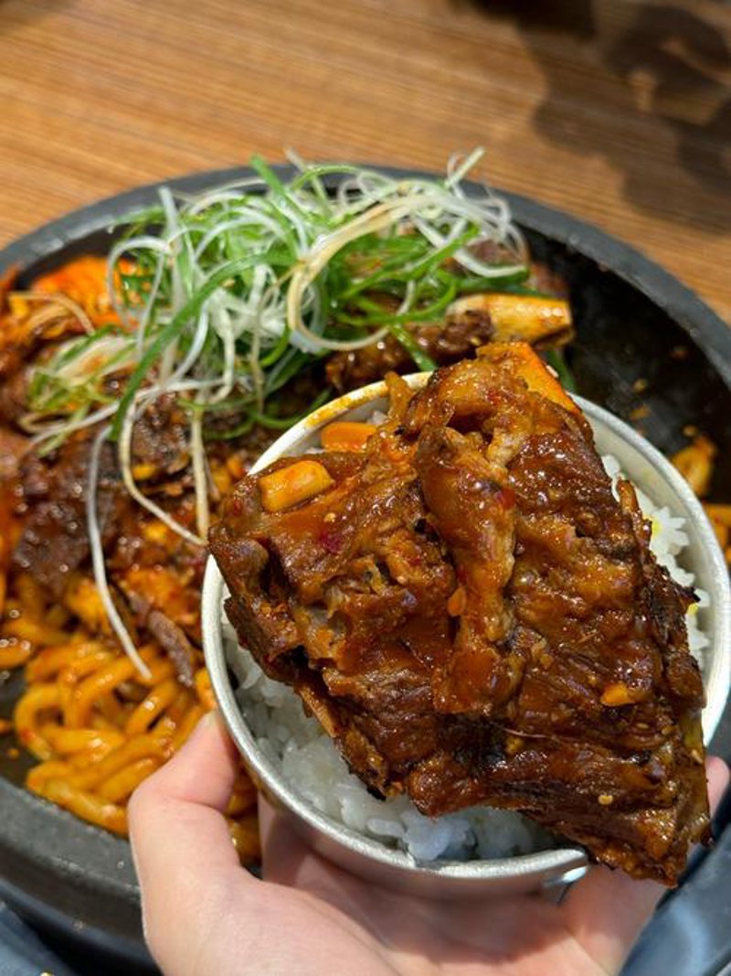 上海美食文化中的独特滋味——韩蹄魅力何在？